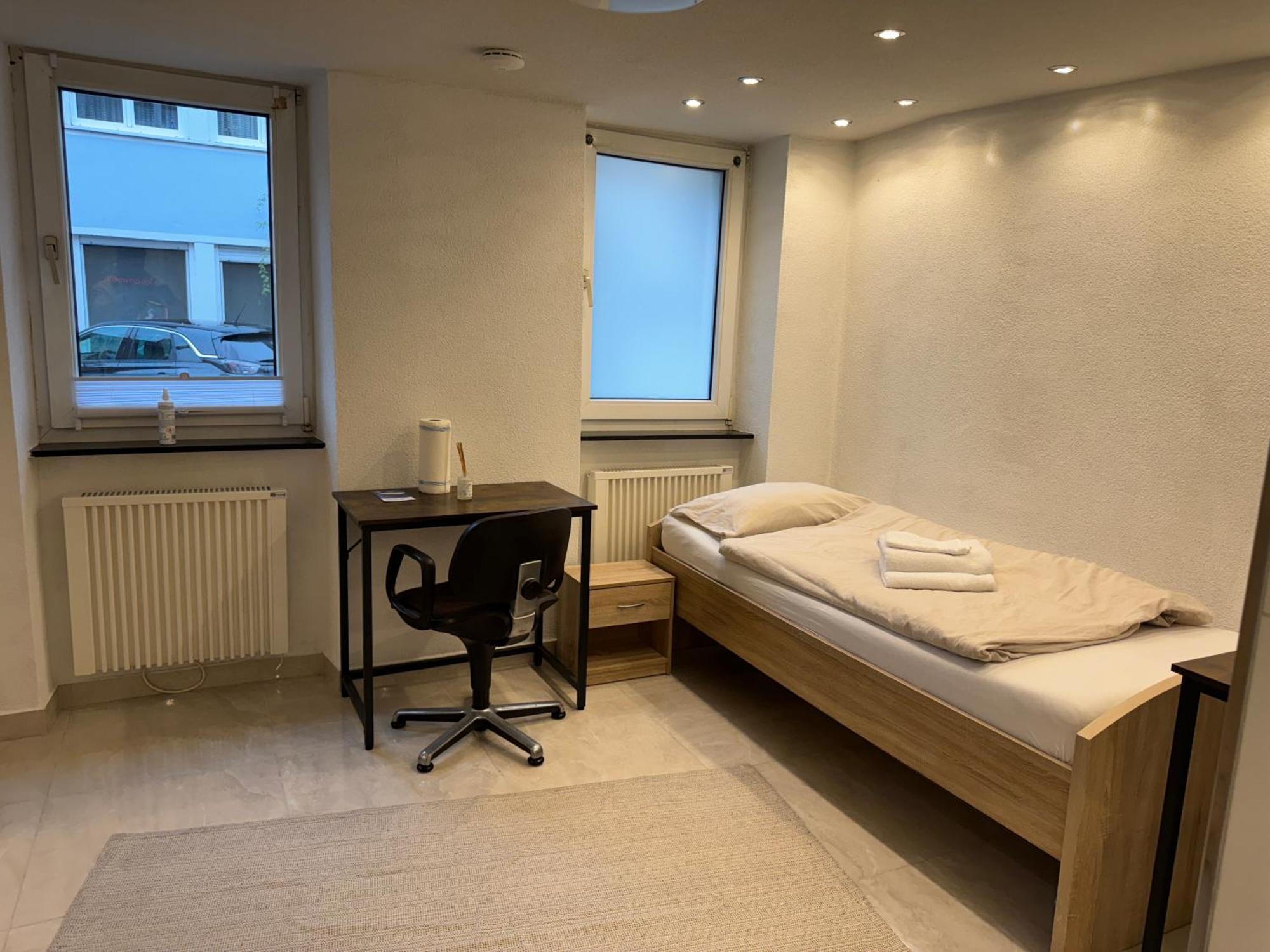 City Apartment Stadtwohnung Mit Kueche Und Netflix Nahe Bahnhof Sinsheim Luaran gambar